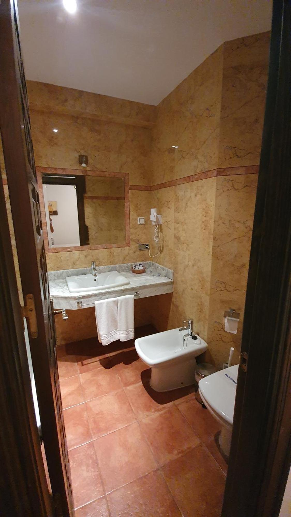 Double exterior room with balcony,1272809503:JPEG